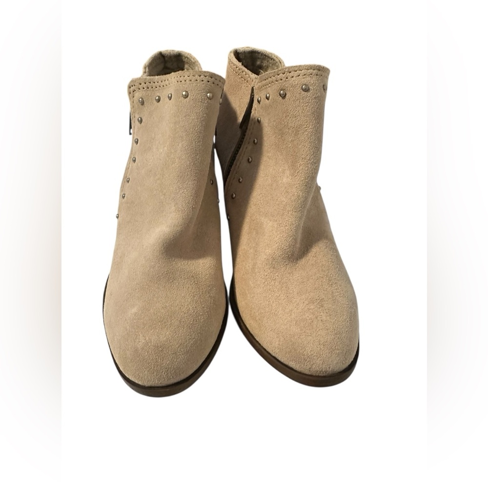 Minnetonka Womens Tan Suede Studded Ankle Boots Side Zip Low Block‎ Heel 6.5
